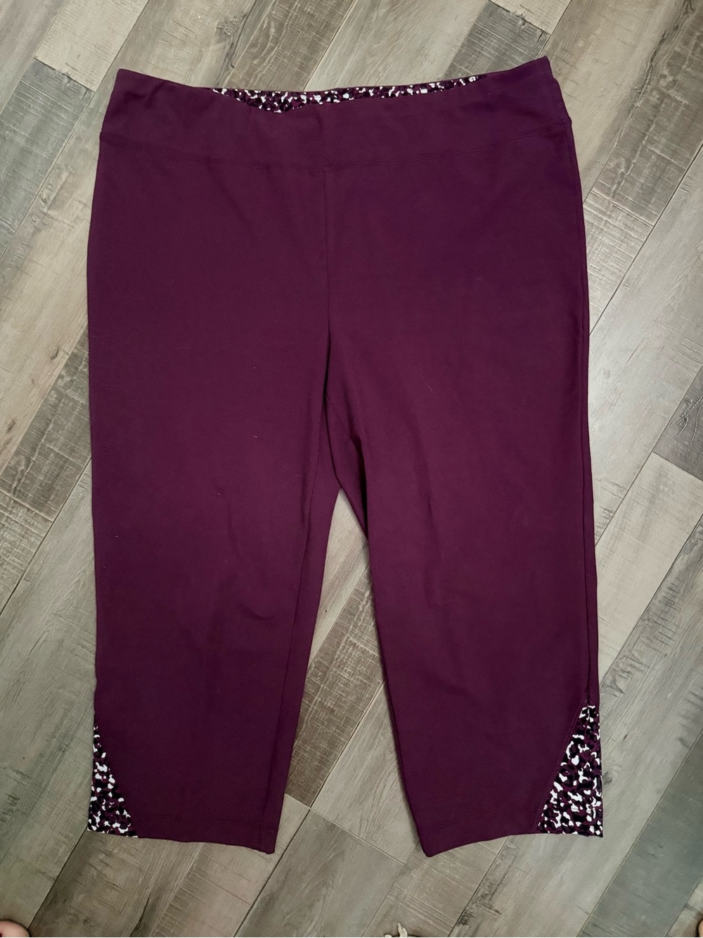 Chico's Plum Cropped Leggings with Leopard Print Trim